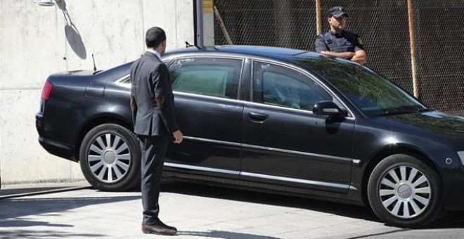 Rajoy sale en coche de la Audiencia Nacional tras declarar por Gürtel. EUROPA PRESS