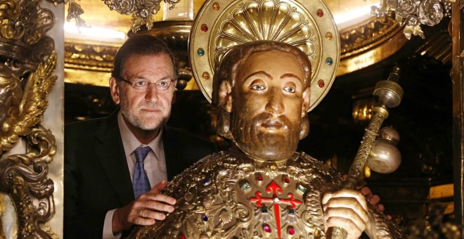 Rajoy escolta al apóstol Santiago