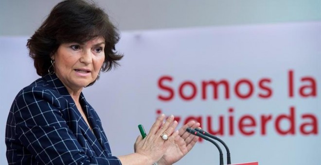 La secretaria de Igualdad del PSOE, Carmen Calvo, tras la reunión de la Comisión Ejecutiva Permanente, en la que el partido socialista ha presentado hoy una nueva Ley que impulsa la igualdad retributiva y de trato entre hombres y mujeres. EFE