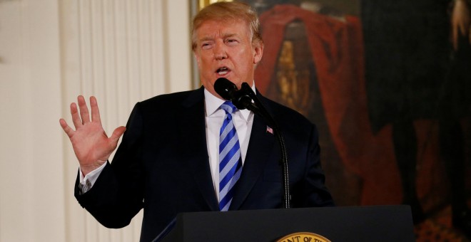 El presidente de EEUU, Donald Trump, durante una ceremonia de entrega de medallas al valor en la Casa Blanca. /REUTERS