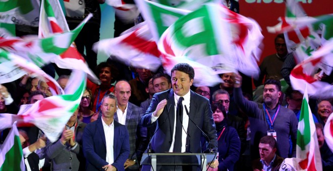 El líder del Partido Democrático italiano, Matteo Renzi, en un mitin en Roma. REUTERS/Alessandro Bianchi