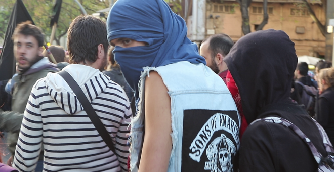 Sudaderas antifas a la venta en Walmart