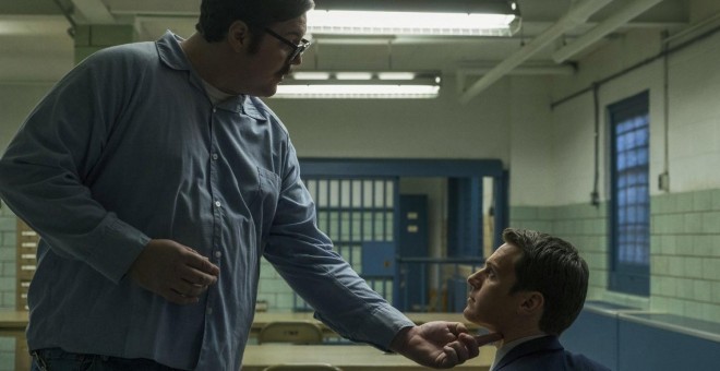 El duelo entre el agente Holden Ford y el asesino Edmund Kemper en 'Mindhunter' es de altura.