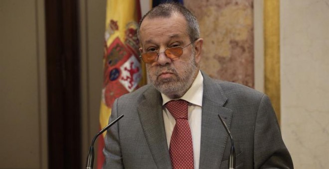 El Defensor del Pueblo en funciones, Francisco Fernández Marugán, durante la presentación del Informe Anual 2017 en el Congreso de los Diputados. EFE/Zipi