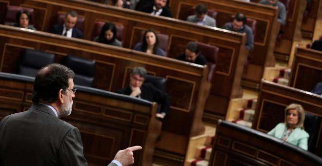 El presidente del Gobierno, Mariano Rajoy, durante la sesión de control al Gobierno en el Congreso de los Diputados. REUTERS/Susana Vera
