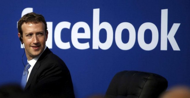 Zuckerberg, en la sede central de Facebook en Menlo Park. REUTERS/Stephen Lam