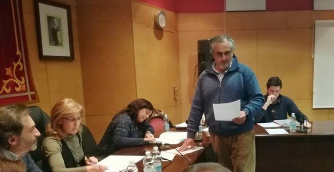 Óscar Manuel López Canencia jurando en su nombramiento como portavoz de el PP en El Moral.