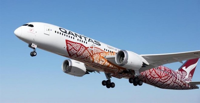 Imagen del avión de la aerolínea Qantas que ha realizado el primer vuelo directo entre Perth y Londres. /EFE