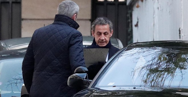 El expresidente de Francia Nicolas Sarkozy, a la salida de su casa en París.  REUTERS/Benoit Tessier