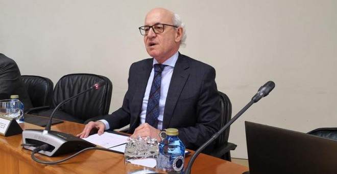 El Fiscal Fernando Suanzes durante su comparecencia en el parlamento gallego. | EP