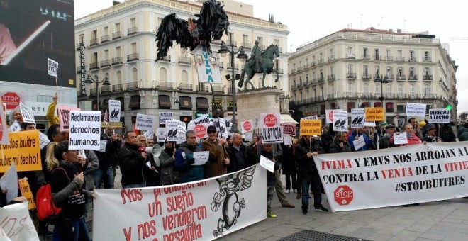 Una manifestación en Madrid contra la venta de viviendas públicas a fondos buitre.- FRAVM