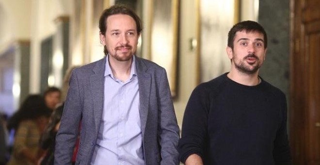 Pablo Iglesias y Ramón Espinar en el Senado. EUROPA PRESS