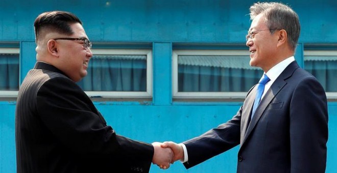 El líder norcoreano, Kim Jong-un, y el presidente de Corea del Sur, Moon Jae-in. / EFE