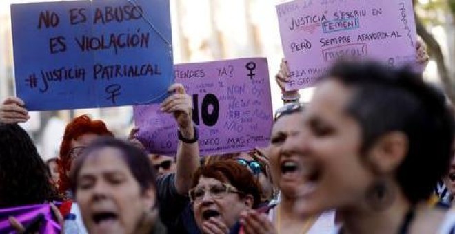 Protesta en las calles de València en contra de la sentencia de La Manada - EFE