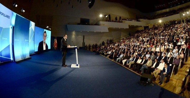 El presidente del Gobierno y del PP, mariano Rajoy, en el acto político en el Auditorio de la Diputación de Alicante (ADDA). E.P.