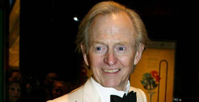 Tom Wolfe, con su icónico traje blanco, en una imagen de 2005. | REUTERS