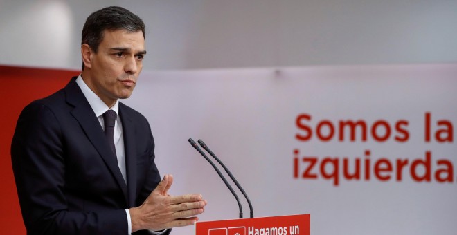 El líder del PSOE, Pedro Sánchez, en rueda de prensa ofrecida en la sede del Partido, tras la reunión mantenida con el presidente del Gobierno, Mariano Rajoy, en el Palacio de la Moncloa. EFE/ Emilio Naranjo