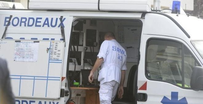 Foto de archivo de una ambulancia en Francia. / EFE