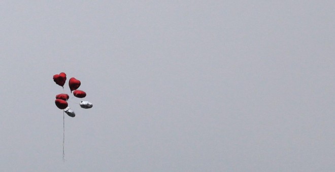 Corazones de helio en plena ascensión.- AFP