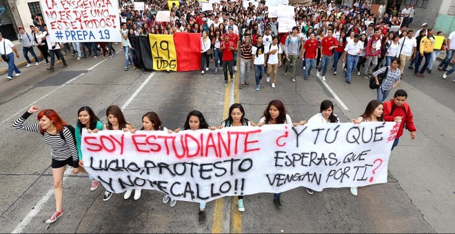 Protestas en Ayotzinapa - Ulises Ruiz Basurto/EFE