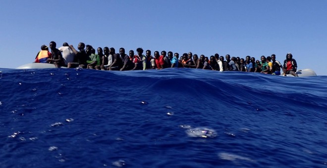 Un grupo de personas migrantes rescatadas en el Mediterráneo central el pasado año por SMH y ProemAid.- MAYDEYTERRANEO/GABRIEL TIZÓN
