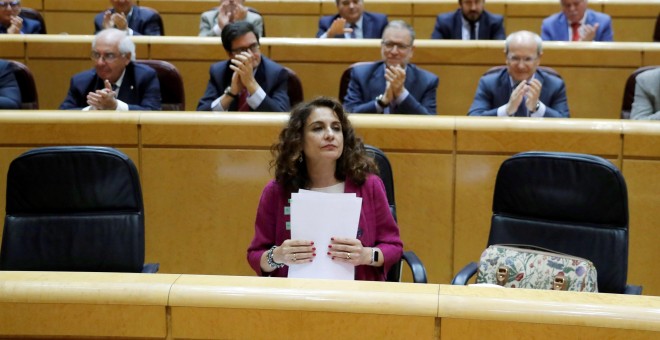 La ministra de Hacienda, María Jesús Montero, en el Senado durante el debate de los vetos al proyecto de Ley de Presupuestos Generales del Estado de 2018. EFE/Juan Carlos Hidalgo