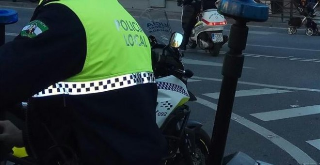 Policía Local de Málaga en una motocicleta. EUROPA PRESS