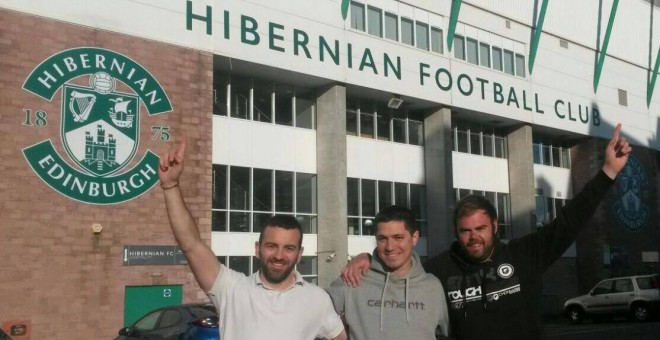 Koti,Gordo y Lucho en el estadio Hibernian de Edimburgo