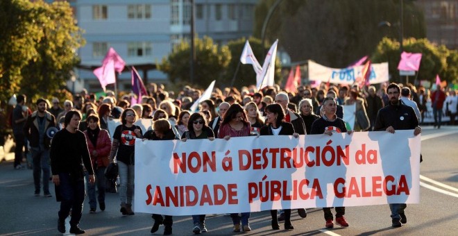 Manifestación en Santiago de Compostela en defensa de la sanidad pública. EFE