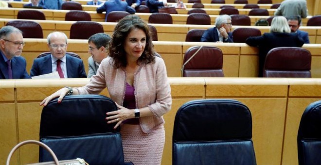 18/06/2018.- La ministra de Hacienda María Jesús Montero, durante el debate de presupuestos, esta mañana en el Senado.-EFE/Fernando Alvarado