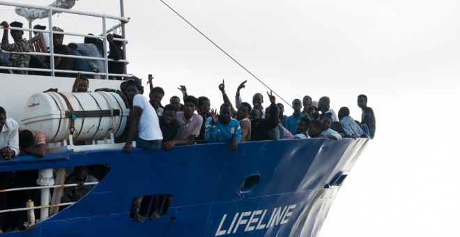 21/06/2018. - Migrantes en el barco de la ONG Lifeline. FACEBOOK/Lifeline