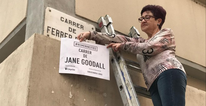 Acción simbólica de #WomenInCities en una calle de Barcelona. / EVA GARCÍA VALERO / CITYCISE