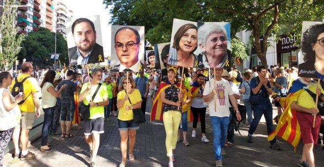 Miles de personas claman en Barcelona por la libertad de los presos del 'procés'./.EUROPA PRESS