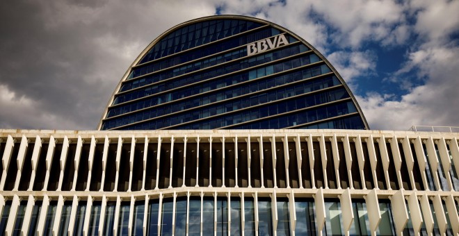 Detalle de la sede del banco BBVA en el norte de Madrid. REUTERS/Juan Medina