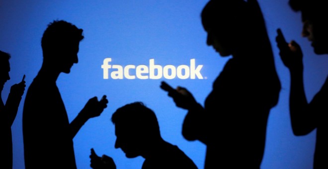 Facebook resiste las embestidas del Gobierno de EE.UU., que le reclama acceso directo a su aplicación de mensajes de texto y llamadas telefónicas | REUTERS / Dado Ruvic