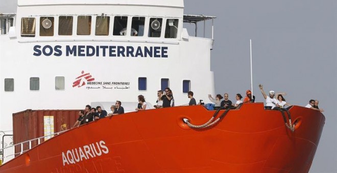 24/09/2018.- Imagen de archivo muestra al buque humanitario de las ONG SOS Méditerranée y Médicos Sin Fronteras (MSF) Aquarius mientras llega al puerto de Marsella (Francia), el 29 de junio de 2018. Los responsables del Aquarius exigieron ayer a los gobi