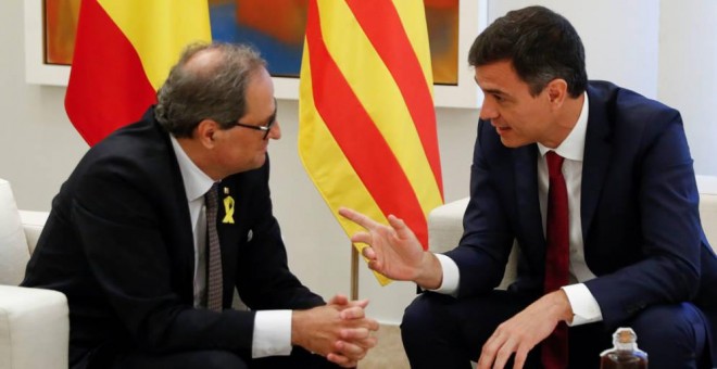 Pedro Sánchez, junto con el 'president' Quim Torra, durante su reunión en La Moncloa, este 9 de julio. (EFE)