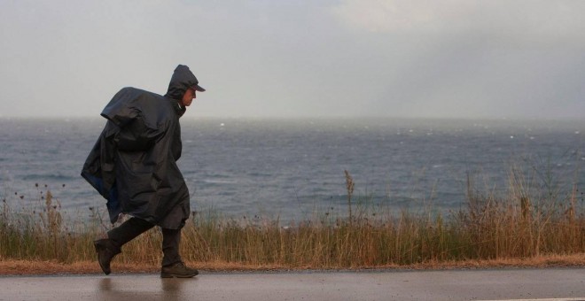 Siete provincias en alerta por riesgo de lluvias y fuertes oleajes en las zonas costeras. EFE