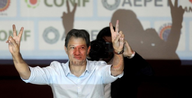 Fernando Haddad durante un mitín.