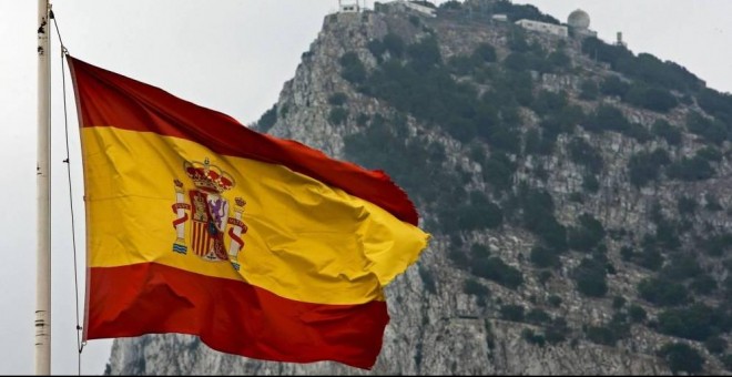 Gibraltar subirá los impuestos del tabaco, el alcohol y las gasolina tras el brexit. / EFE