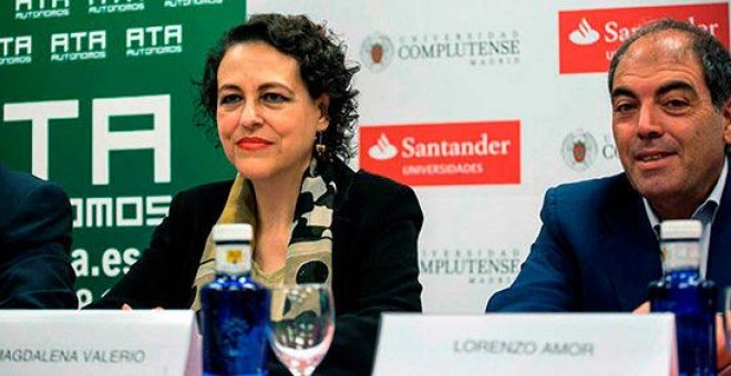 La ministra de Trabajo, Magdalena Valerio y el presidente de la Asociación de Trabajadores Autónomos (ATA), Lorenzo Amor