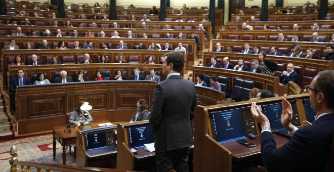 El líder del PP, Pablo Casado, durante su intervención en la última sesión de control al Ejecutivo del año en el Congreso de los Diputados. EFE/Javier Lizón