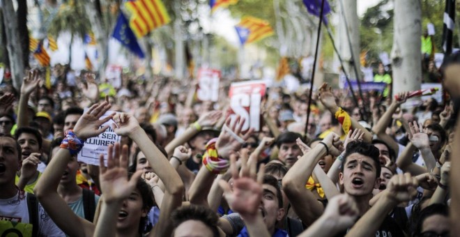 Manifestantes en las puertas del Tribunal Superior de Justicia de Catalunya | Xavi Herrero