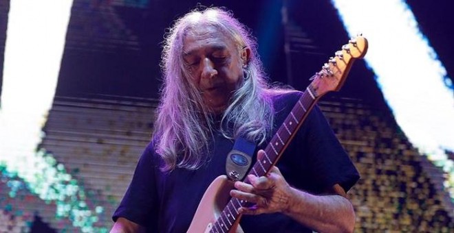 El rockero madrileño Rosendo, durante el concierto con el que se despide de Madrid después de 45 años de rock | EFE