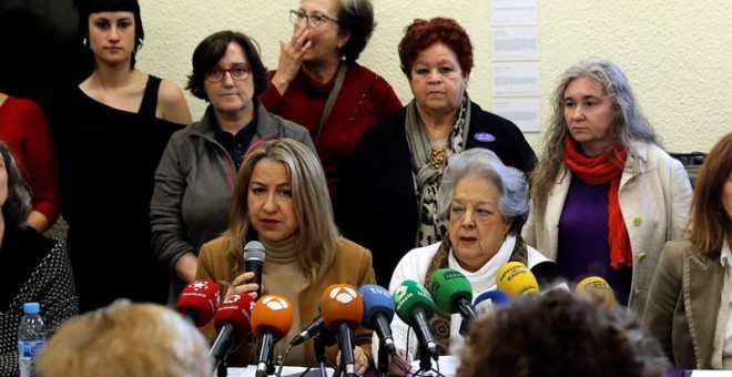 Presentación del manifiesto 'Ni un paso atrás' por una centena de organizaciones feministas en Madrid / EFE