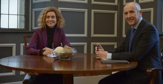 La ministra de Política Territorial y Función Pública, Meritxell Batet, y el consejero de Gobernanza Pública y Autogobierno, Josu Erkoreka, en una foto de archivo | EP