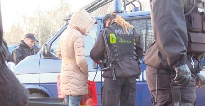 Operación policial contra el matadero del italiano en Kutno, foto cedida por la policía.