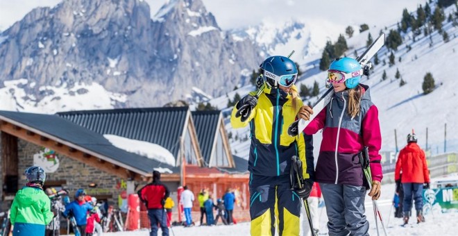 Aramón es el primer grupo empresarial de turismo de nieve y montaña, que agrupa cuatro estaciones que suman 289 kilómetros. E.P.