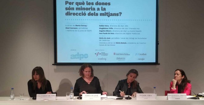 Taula Rodona organitzada per l'Associació de Dones Periodistes de Catalunya sobre la presència de lideratges femenins, amb la directora del diari Público.es, Ana Pardo de Vera, la directora de l'Ara.cat, Esther Vera, i la directora de Granada Hoy, Magdale