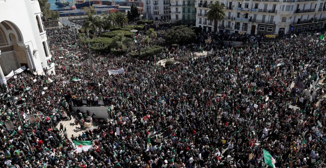 Miles de personas durante una de las protestas de este último mes. - REUTERS